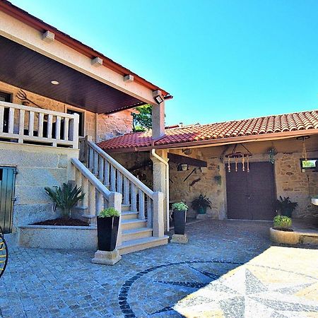 Galihost - A Casa Das Barreiras Meis Екстериор снимка